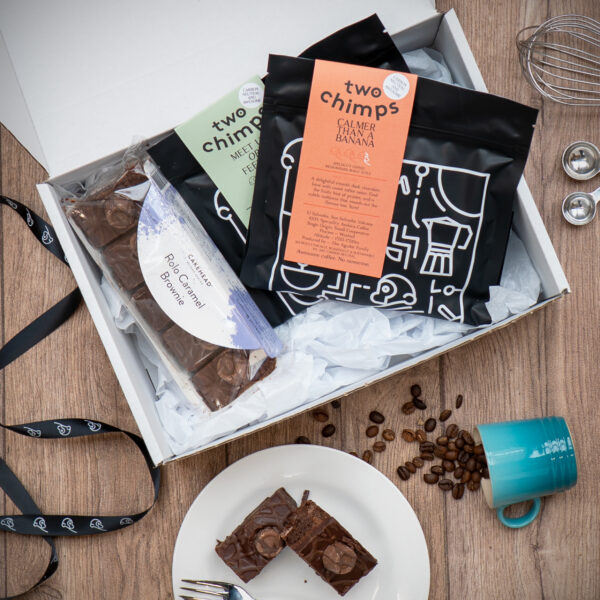 An open cake and coffee sample gift set