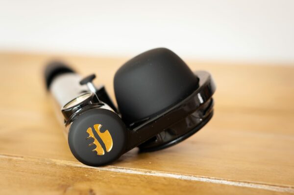 close up handpresso pump black